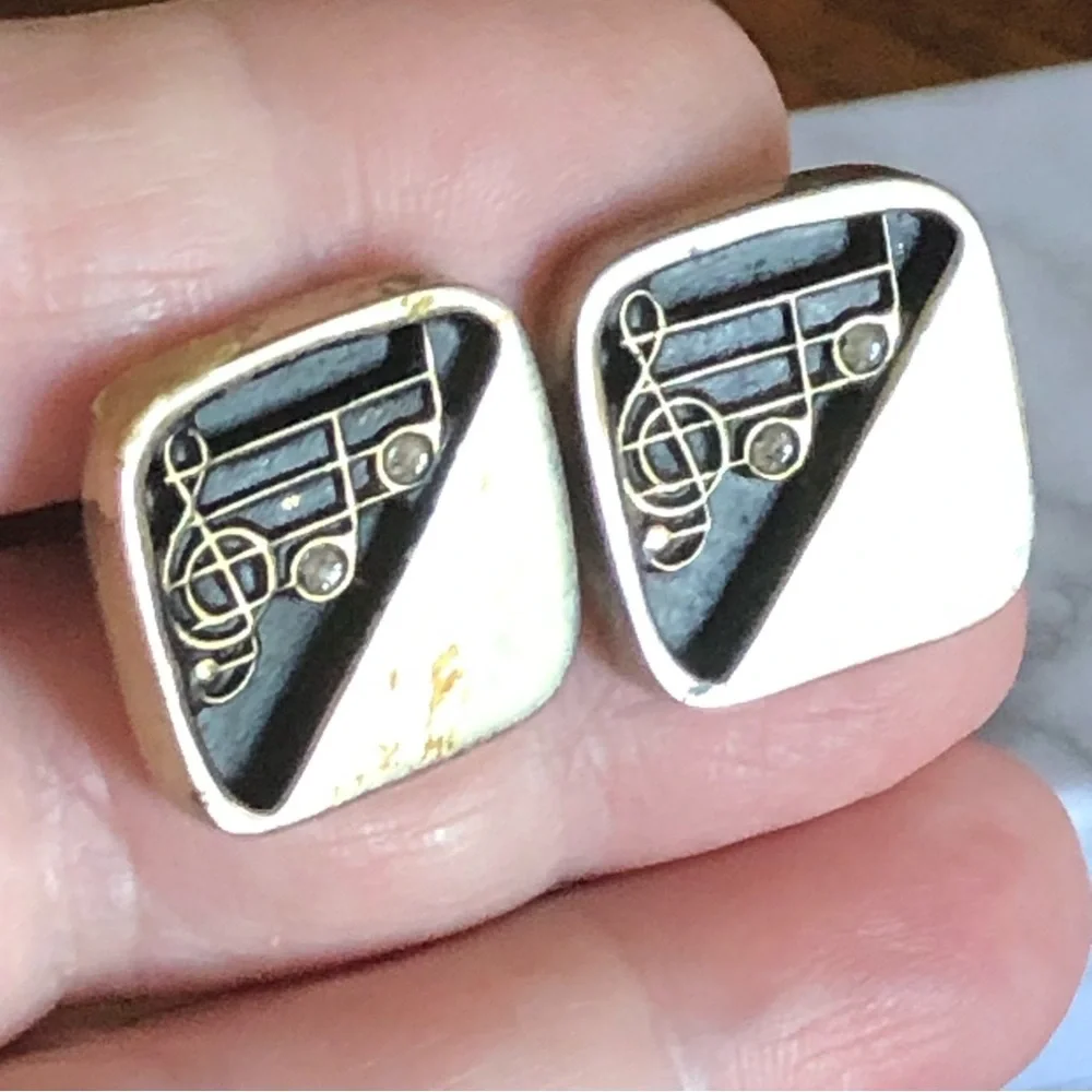 Vintage black enamel music note gold tone cuff links